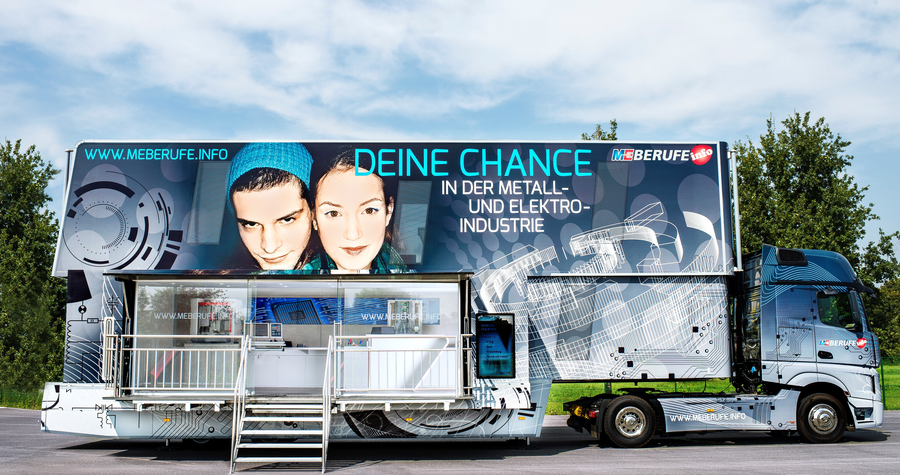 M+E InfoTruck